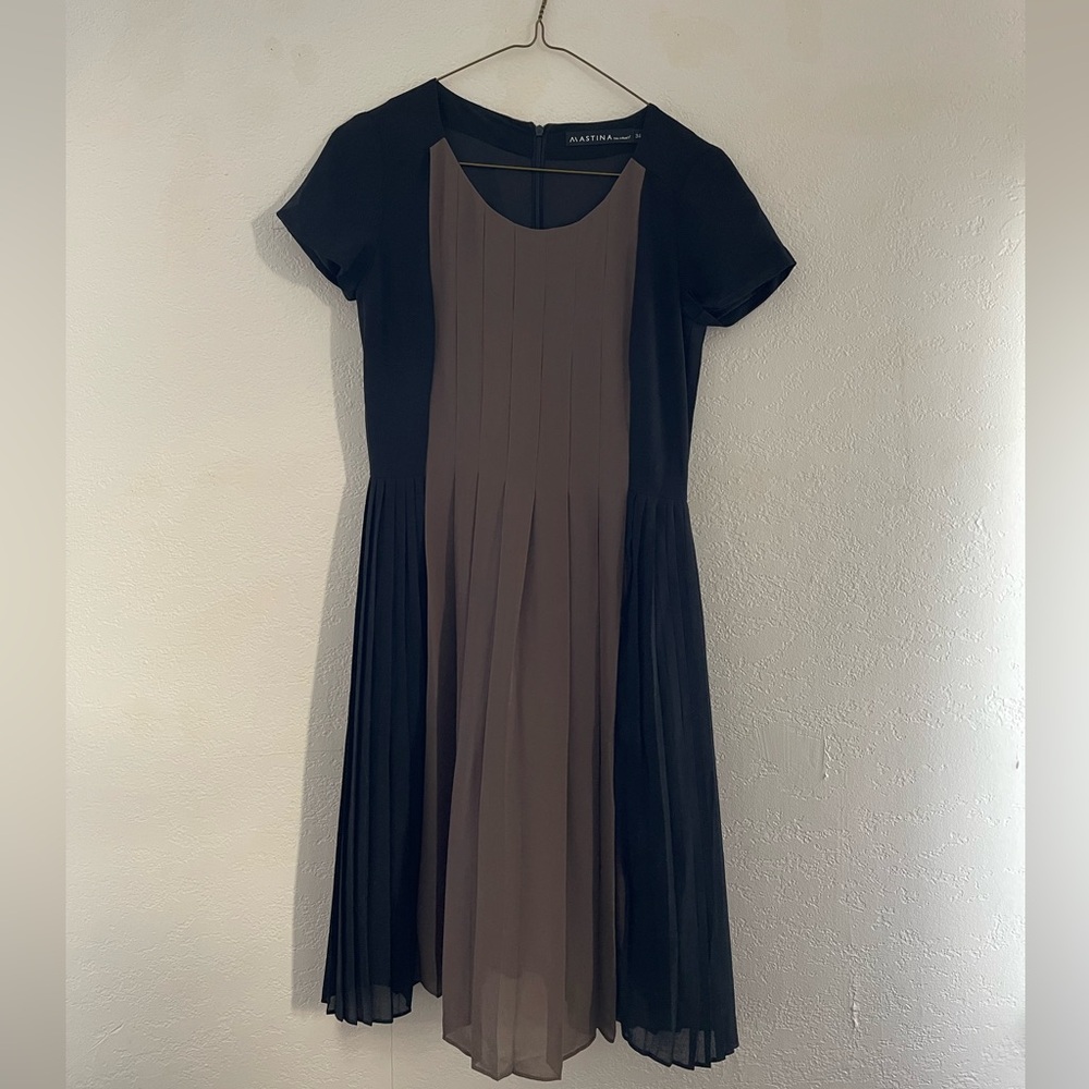 Crew neck cap sleeves A-line dress